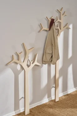 Perchero de pared Tree wall Special Edition 194 cm, Pino con acabado blanco