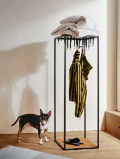 Perechero Atelje, Negro