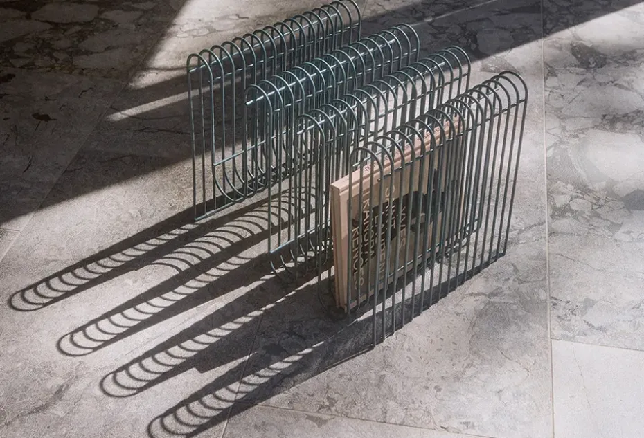 Revistero Curva, Dusty blue