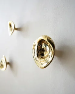 Ripple núm. 02 colgador grande, Bronce