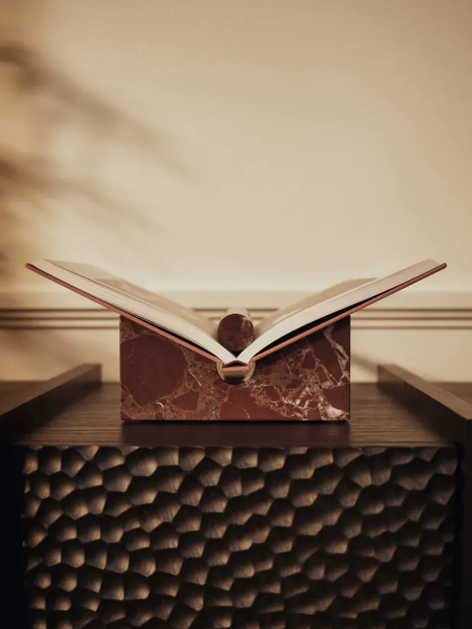 Soporte para libros Tvara, Rosso levanto, 22x22 cm