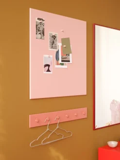 Tablero de notas Montana noticeboard 69,6x69,6 cm, Ruby