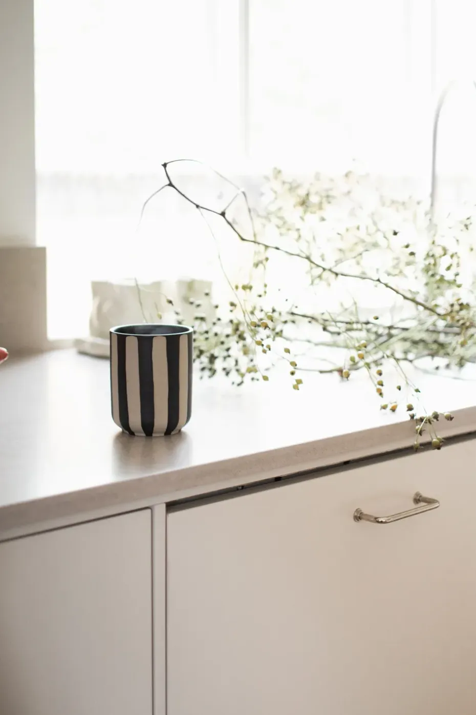 Vela aromática Burn 60 h, Stripe black