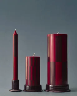 Vela gruesa Column Candle small 15 cm, Wine-bordeaux