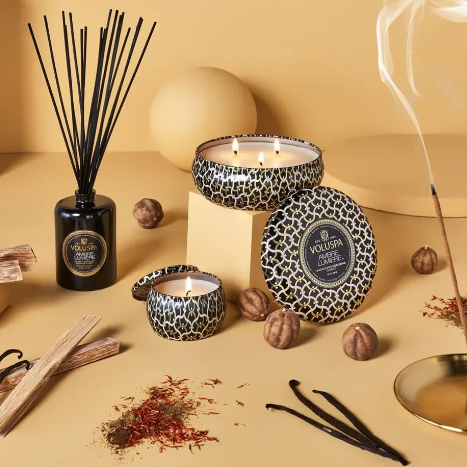 Vela perfumada Maison Noir 3-wick Tin 40 horas, Ambre Lumiere